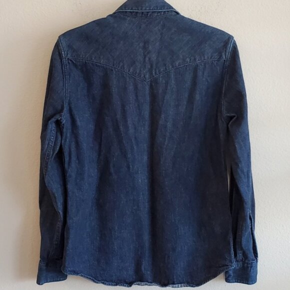 Levi's Classic Western Slim Fit Button Up Shirt - Picture 7 of 10